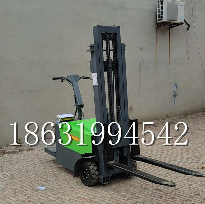 南阳市优程全电动叉车插腿式堆高车液压装卸车1.5吨升高小型站驾式铲车